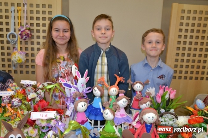 Zdjęcie w galerii na portalu naszraciborz.pl: Wielkanocne stoły na kiermaszu w Tworkowie  wiadomości z regionu