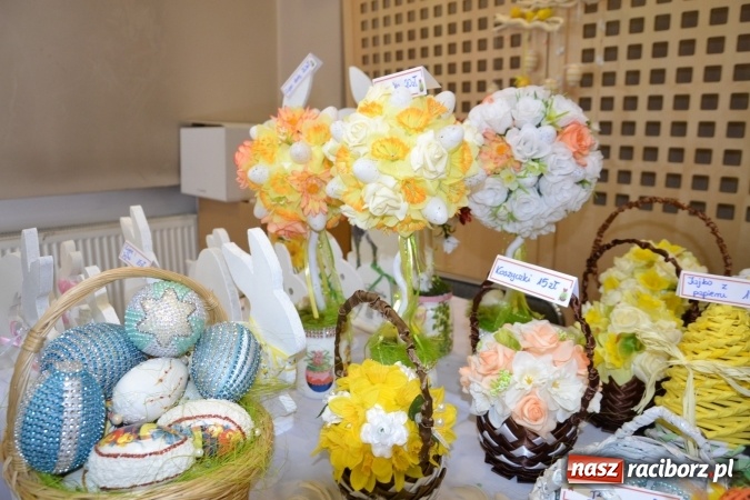 Zdjęcie w galerii na portalu naszraciborz.pl: Wielkanocne stoły na kiermaszu w Tworkowie  wiadomości z regionu