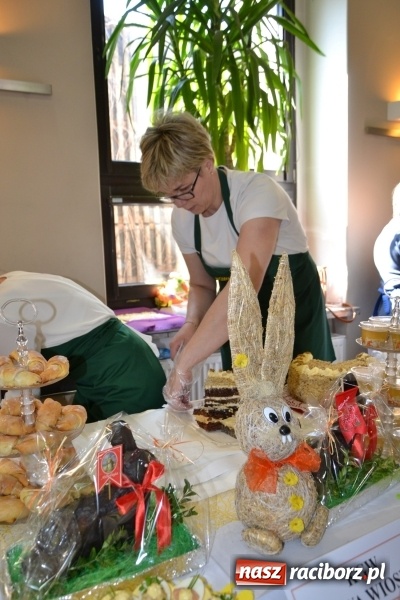 Zdjęcie w galerii na portalu naszraciborz.pl: Wielkanocne stoły na kiermaszu w Tworkowie  wiadomości z regionu