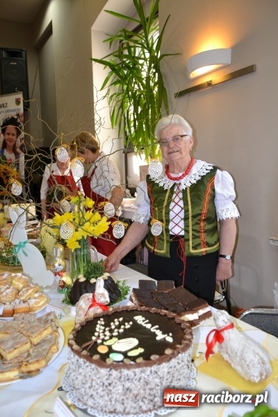 Zdjęcie w galerii na portalu naszraciborz.pl: Wielkanocne stoły na kiermaszu w Tworkowie  wiadomości z regionu