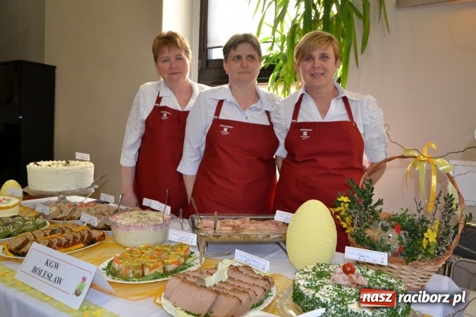 Zdjęcie w galerii na portalu naszraciborz.pl: Wielkanocne stoły na kiermaszu w Tworkowie  wiadomości z regionu