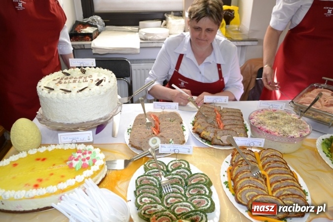 Zdjęcie w galerii na portalu naszraciborz.pl: Wielkanocne stoły na kiermaszu w Tworkowie  wiadomości z regionu