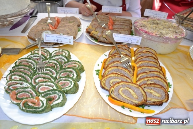 Zdjęcie w galerii na portalu naszraciborz.pl: Wielkanocne stoły na kiermaszu w Tworkowie  wiadomości z regionu