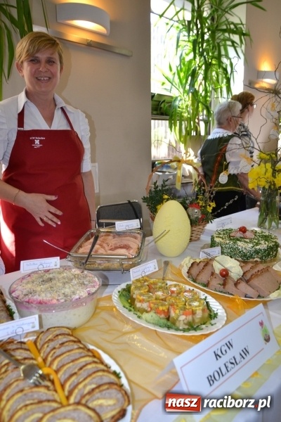 Zdjęcie w galerii na portalu naszraciborz.pl: Wielkanocne stoły na kiermaszu w Tworkowie  wiadomości z regionu
