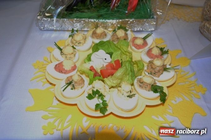 Zdjęcie w galerii na portalu naszraciborz.pl: Wielkanocne stoły na kiermaszu w Tworkowie  wiadomości z regionu