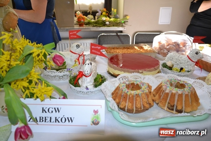 Zdjęcie w galerii na portalu naszraciborz.pl: Wielkanocne stoły na kiermaszu w Tworkowie  wiadomości z regionu