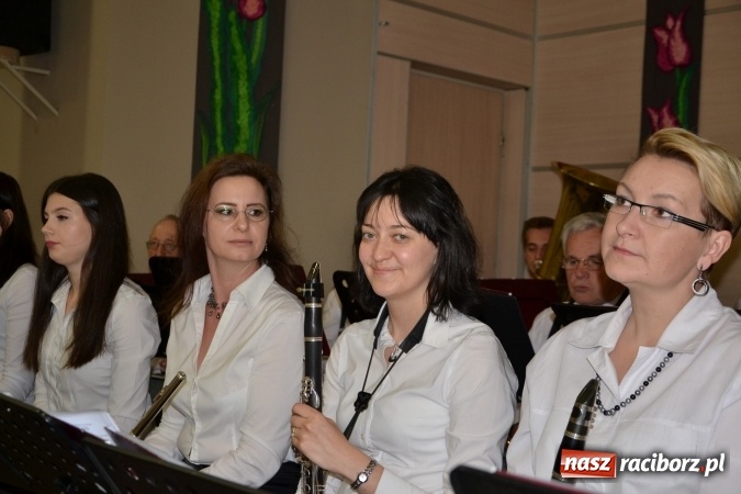 Zdjęcie w galerii na portalu naszraciborz.pl: Wielkanocne stoły na kiermaszu w Tworkowie  wiadomości z regionu