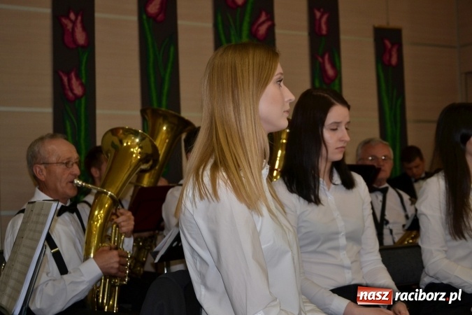 Zdjęcie w galerii na portalu naszraciborz.pl: Wielkanocne stoły na kiermaszu w Tworkowie  wiadomości z regionu