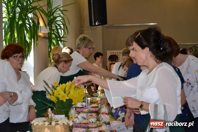 Zdjęcie w galerii na portalu naszraciborz.pl: Wielkanocne stoły na kiermaszu w Tworkowie  wiadomości z regionu