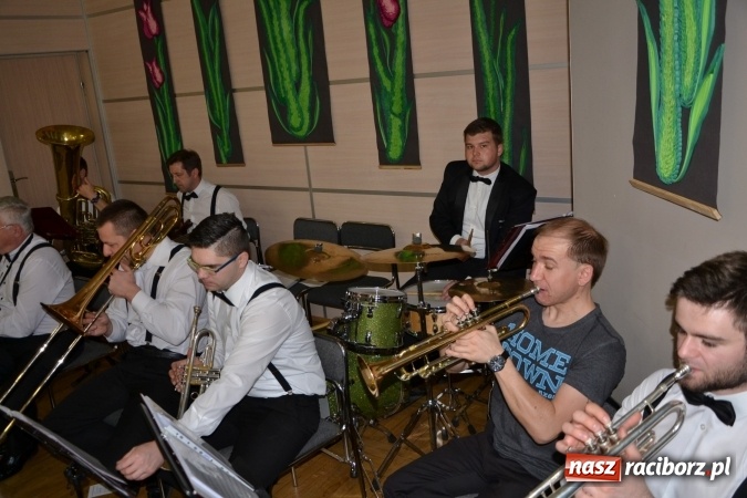 Zdjęcie w galerii na portalu naszraciborz.pl: Wielkanocne stoły na kiermaszu w Tworkowie  wiadomości z regionu