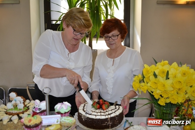 Zdjęcie w galerii na portalu naszraciborz.pl: Wielkanocne stoły na kiermaszu w Tworkowie  wiadomości z regionu