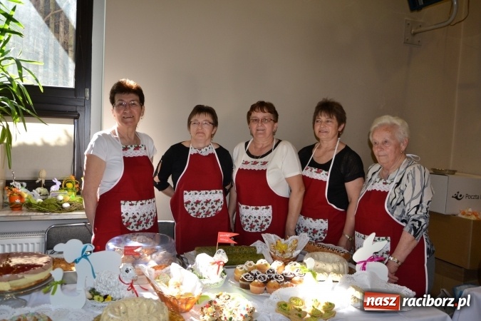 Zdjęcie w galerii na portalu naszraciborz.pl: Wielkanocne stoły na kiermaszu w Tworkowie  wiadomości z regionu