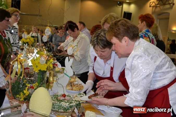 Zdjęcie w galerii na portalu naszraciborz.pl: Wielkanocne stoły na kiermaszu w Tworkowie  wiadomości z regionu