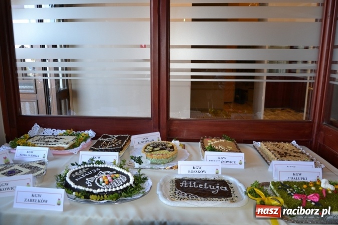 Zdjęcie w galerii na portalu naszraciborz.pl: Wielkanocne stoły na kiermaszu w Tworkowie  wiadomości z regionu