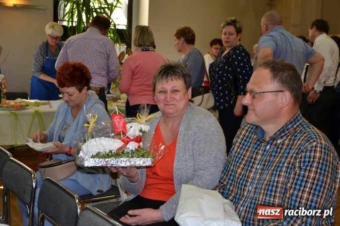 Zdjęcie w galerii na portalu naszraciborz.pl: Wielkanocne stoły na kiermaszu w Tworkowie  wiadomości z regionu