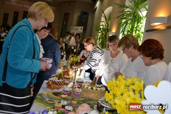 Zdjęcie w galerii na portalu naszraciborz.pl: Wielkanocne stoły na kiermaszu w Tworkowie  wiadomości z regionu