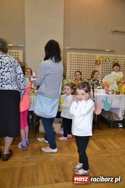 Zdjęcie w galerii na portalu naszraciborz.pl: Wielkanocne stoły na kiermaszu w Tworkowie  wiadomości z regionu