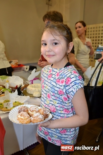Zdjęcie w galerii na portalu naszraciborz.pl: Wielkanocne stoły na kiermaszu w Tworkowie  wiadomości z regionu