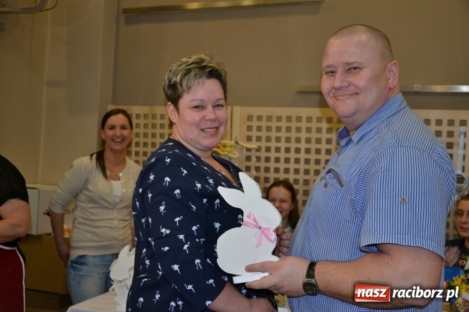 Zdjęcie w galerii na portalu naszraciborz.pl: Wielkanocne stoły na kiermaszu w Tworkowie  wiadomości z regionu