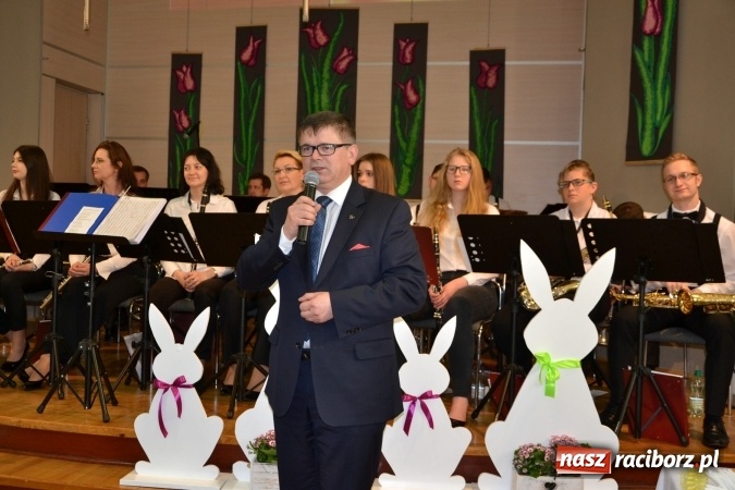 Zdjęcie w galerii na portalu naszraciborz.pl: Wielkanocne stoły na kiermaszu w Tworkowie  wiadomości z regionu