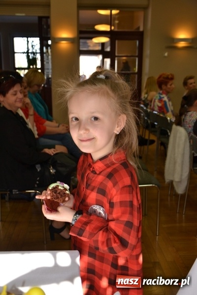 Zdjęcie w galerii na portalu naszraciborz.pl: Wielkanocne stoły na kiermaszu w Tworkowie  wiadomości z regionu