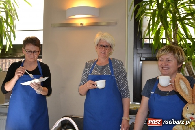 Zdjęcie w galerii na portalu naszraciborz.pl: Wielkanocne stoły na kiermaszu w Tworkowie  wiadomości z regionu