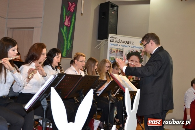 Zdjęcie w galerii na portalu naszraciborz.pl: Wielkanocne stoły na kiermaszu w Tworkowie  wiadomości z regionu