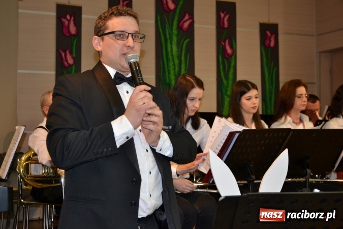 Zdjęcie w galerii na portalu naszraciborz.pl: Wielkanocne stoły na kiermaszu w Tworkowie  wiadomości z regionu