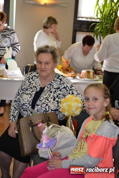 Zdjęcie w galerii na portalu naszraciborz.pl: Wielkanocne stoły na kiermaszu w Tworkowie  wiadomości z regionu