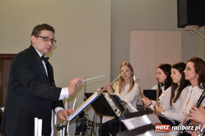 Zdjęcie w galerii na portalu naszraciborz.pl: Wielkanocne stoły na kiermaszu w Tworkowie  wiadomości z regionu