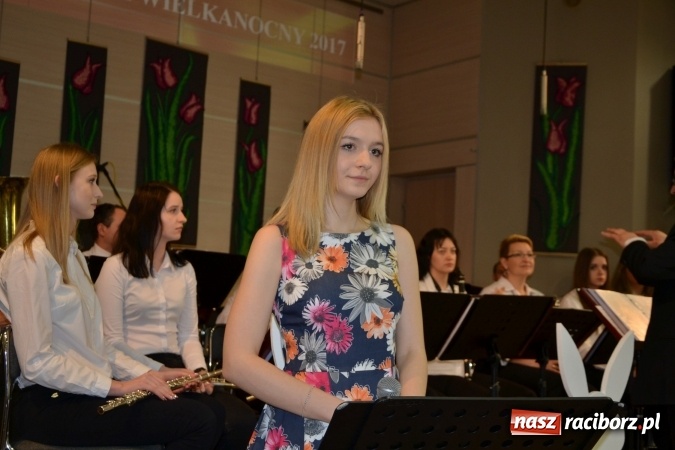 Zdjęcie w galerii na portalu naszraciborz.pl: Wielkanocne stoły na kiermaszu w Tworkowie  wiadomości z regionu