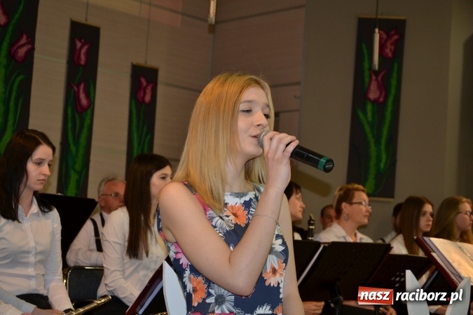 Zdjęcie w galerii na portalu naszraciborz.pl: Wielkanocne stoły na kiermaszu w Tworkowie  wiadomości z regionu