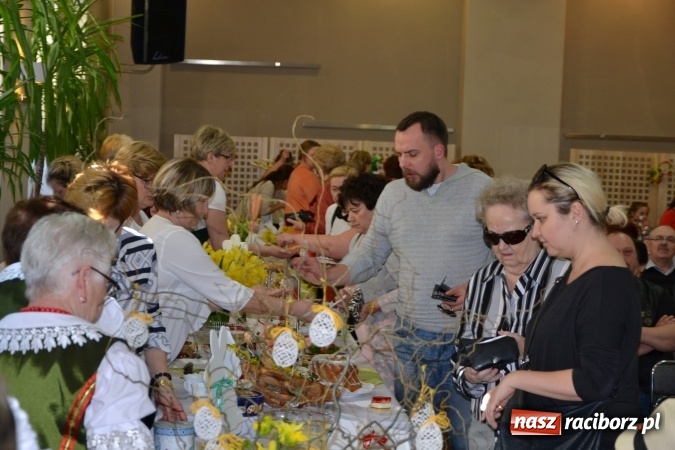 Zdjęcie w galerii na portalu naszraciborz.pl: Wielkanocne stoły na kiermaszu w Tworkowie  wiadomości z regionu