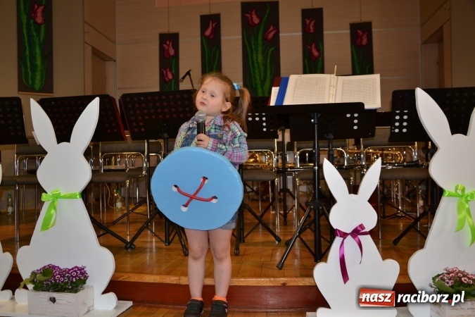 Zdjęcie w galerii na portalu naszraciborz.pl: Wielkanocne stoły na kiermaszu w Tworkowie  wiadomości z regionu