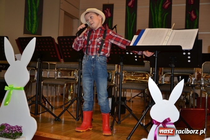 Zdjęcie w galerii na portalu naszraciborz.pl: Wielkanocne stoły na kiermaszu w Tworkowie  wiadomości z regionu