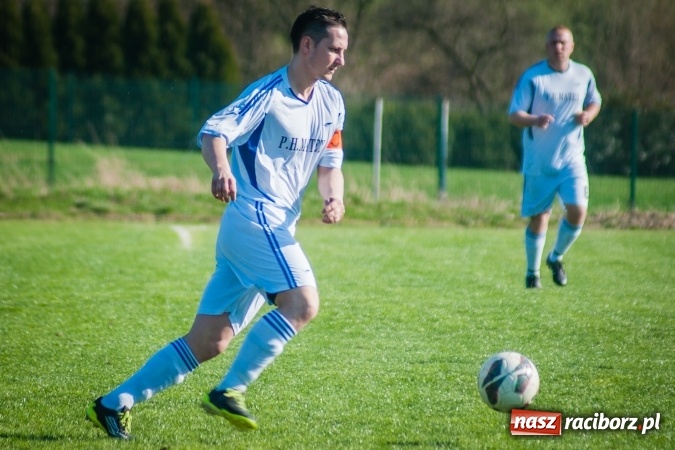 Zdjęcie w galerii na portalu naszraciborz.pl: A klasa: Choć widowisko nie porywało, to Brzezie Chałupki pokonało wiadomości z regionu