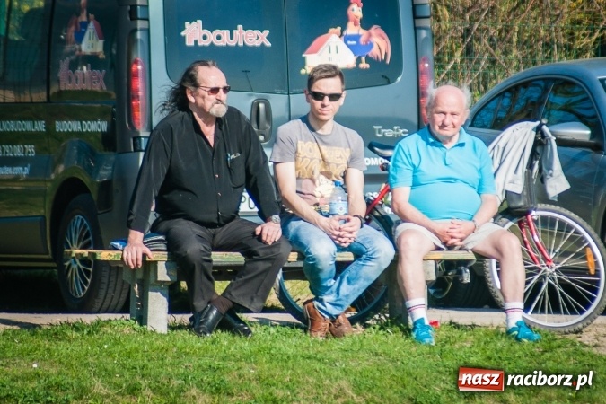 Zdjęcie w galerii na portalu naszraciborz.pl: A klasa: Choć widowisko nie porywało, to Brzezie Chałupki pokonało wiadomości z regionu