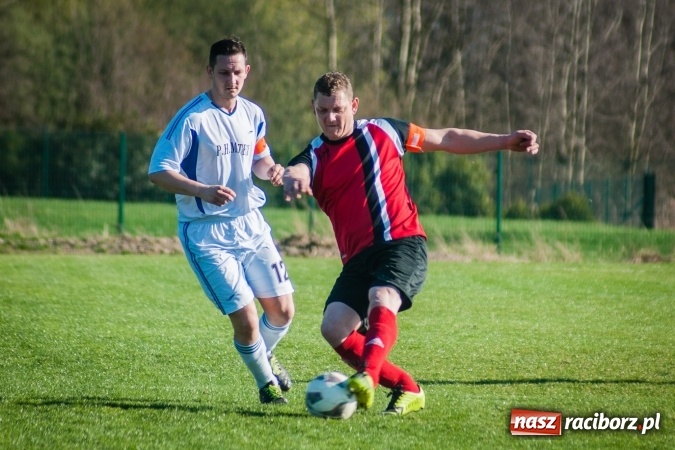 Zdjęcie w galerii na portalu naszraciborz.pl: A klasa: Choć widowisko nie porywało, to Brzezie Chałupki pokonało wiadomości z regionu