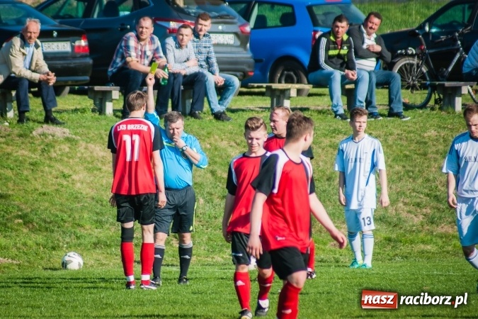 Zdjęcie w galerii na portalu naszraciborz.pl: A klasa: Choć widowisko nie porywało, to Brzezie Chałupki pokonało wiadomości z regionu