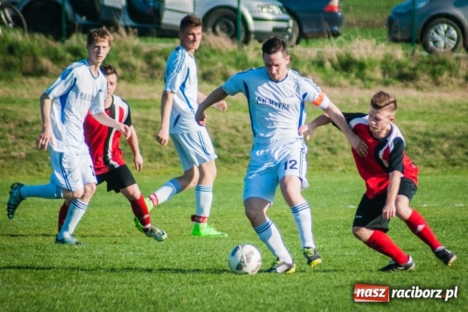 Zdjęcie w galerii na portalu naszraciborz.pl: A klasa: Choć widowisko nie porywało, to Brzezie Chałupki pokonało wiadomości z regionu