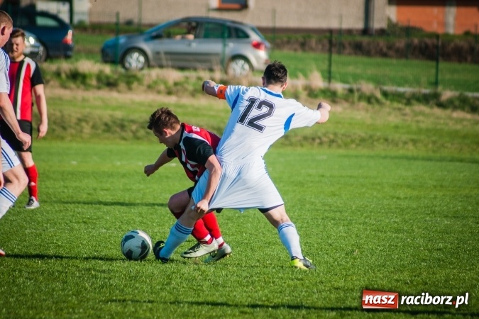 Zdjęcie w galerii na portalu naszraciborz.pl: A klasa: Choć widowisko nie porywało, to Brzezie Chałupki pokonało wiadomości z regionu