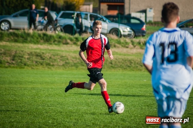 Zdjęcie w galerii na portalu naszraciborz.pl: A klasa: Choć widowisko nie porywało, to Brzezie Chałupki pokonało wiadomości z regionu