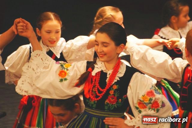 Zdjęcie w galerii na portalu naszraciborz.pl: Strzecha zatańczyła w Cieszynie wiadomości z regionu