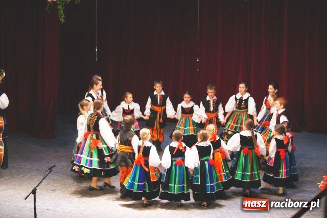 Zdjęcie w galerii na portalu naszraciborz.pl: Strzecha zatańczyła w Cieszynie wiadomości z regionu