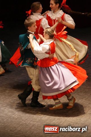 Zdjęcie w galerii na portalu naszraciborz.pl: Strzecha zatańczyła w Cieszynie wiadomości z regionu