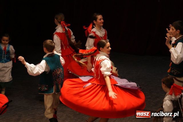 Zdjęcie w galerii na portalu naszraciborz.pl: Strzecha zatańczyła w Cieszynie wiadomości z regionu
