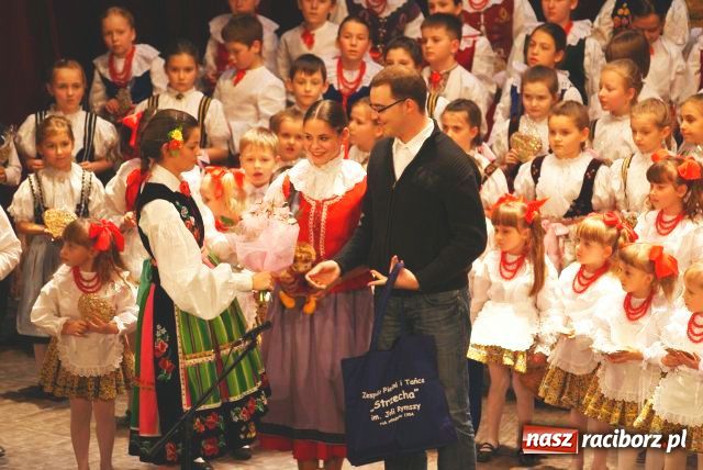 Zdjęcie w galerii na portalu naszraciborz.pl: Strzecha zatańczyła w Cieszynie wiadomości z regionu