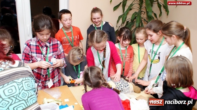 Zdjęcie w galerii na portalu naszraciborz.pl: Raciborska książnica zorganizowała XV Noc z Andersenem wiadomości z regionu