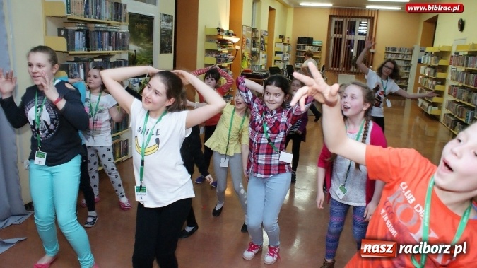 Zdjęcie w galerii na portalu naszraciborz.pl: Raciborska książnica zorganizowała XV Noc z Andersenem wiadomości z regionu