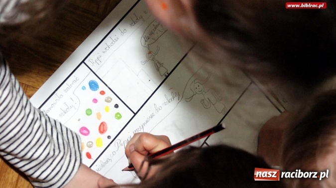 Zdjęcie w galerii na portalu naszraciborz.pl: Raciborska książnica zorganizowała XV Noc z Andersenem wiadomości z regionu